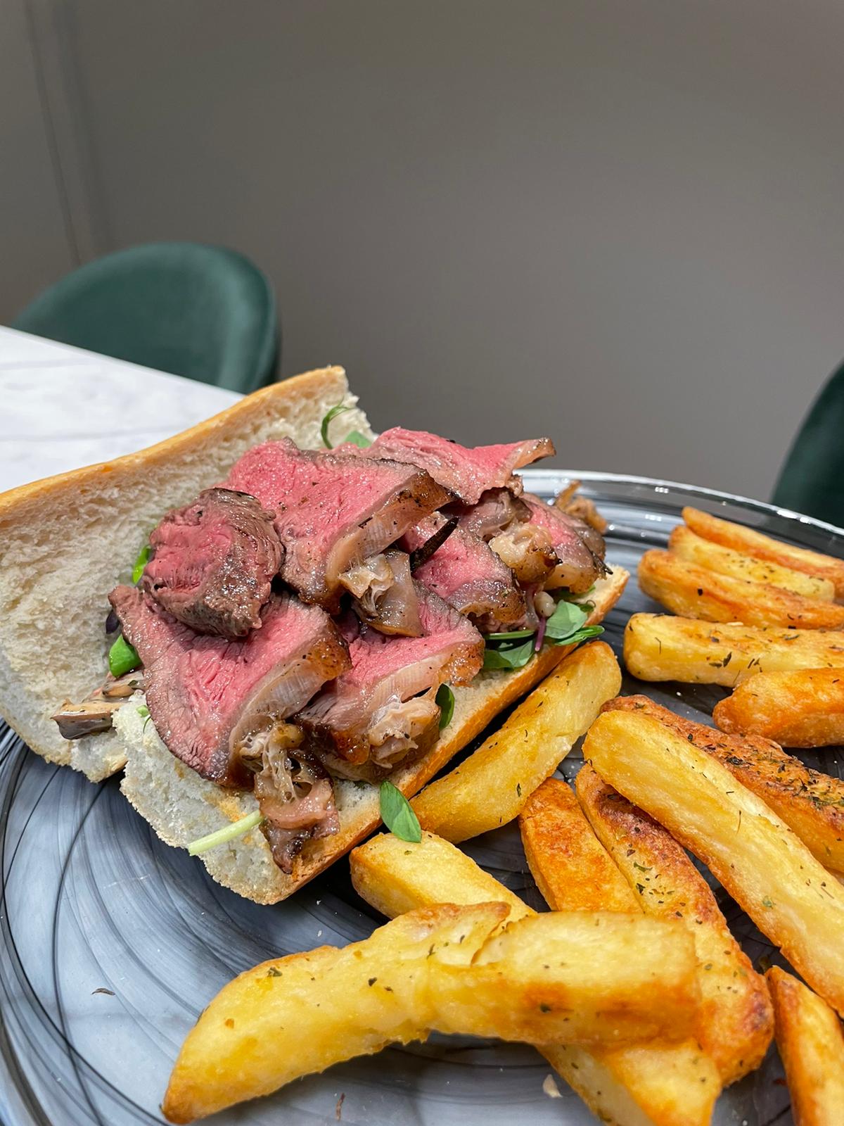 Beef Striploin Steak With Chips 